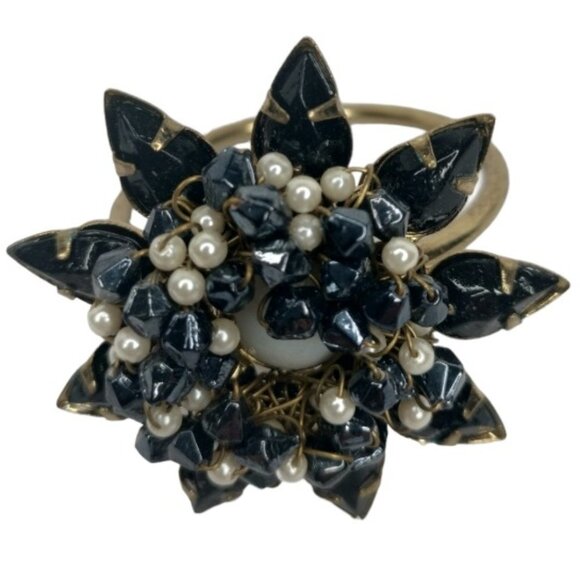 The Bombay Company Luxurious Black Pearl Floral Napkin Ring Set - Picture 6 of 12